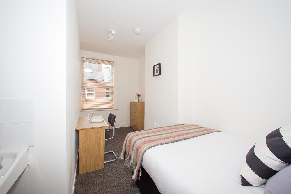 House in Leeds - View 4