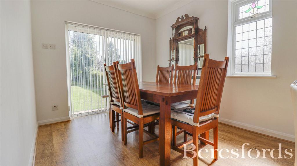 Sitting/Dining Room