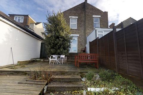 7 bedroom house share to rent, Double Room Available - King Edward Road, Maidstone