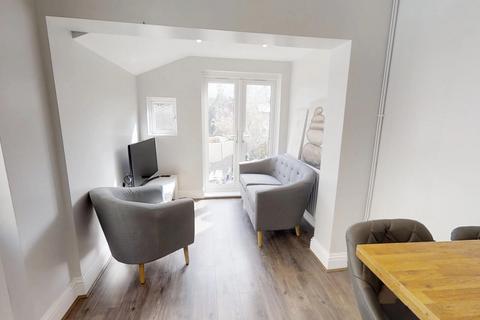 6 bedroom house share to rent, Double room with Ensuite available - Windmill Road, Gillingham