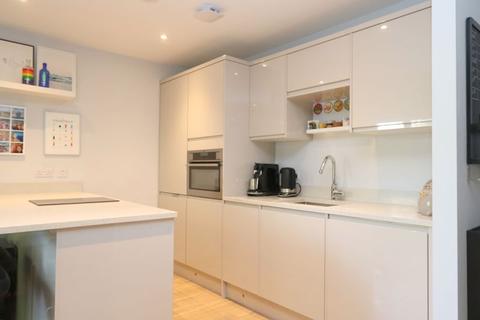 Flat 19, Lincoln House Brookfield Road, Wooburn Green, High Wycombe, HP10 0QA