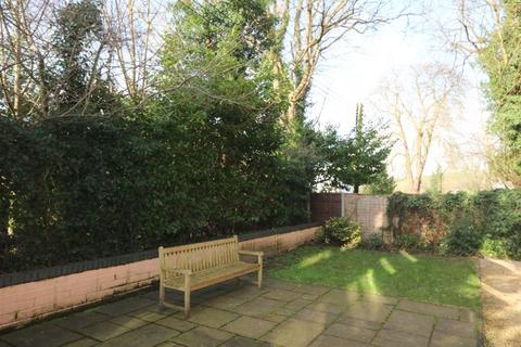 Flat 19, Lincoln House Brookfield Road, Wooburn Green, High Wycombe, HP10 0QA