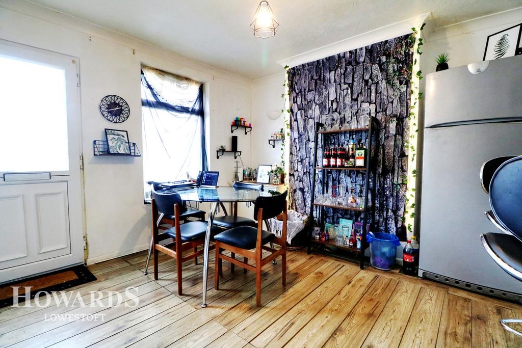 Trafalgar Street, Lowestoft 2 bed terraced house £110,000