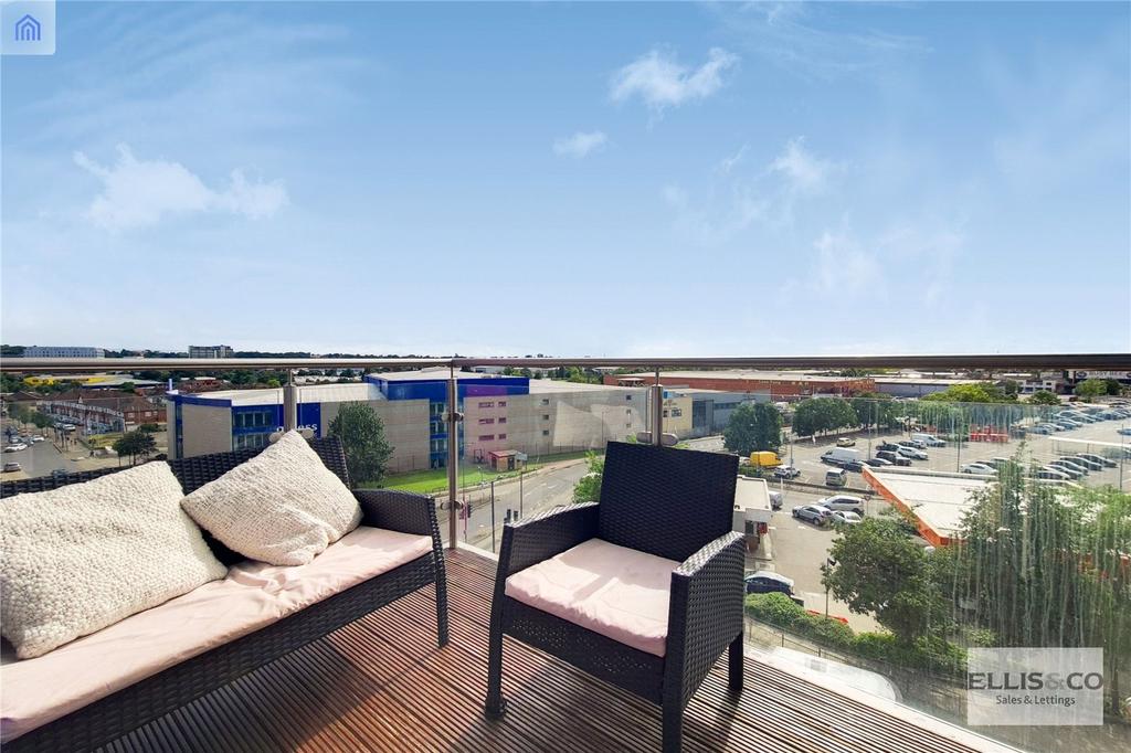 Apartment in Wembley - View 2