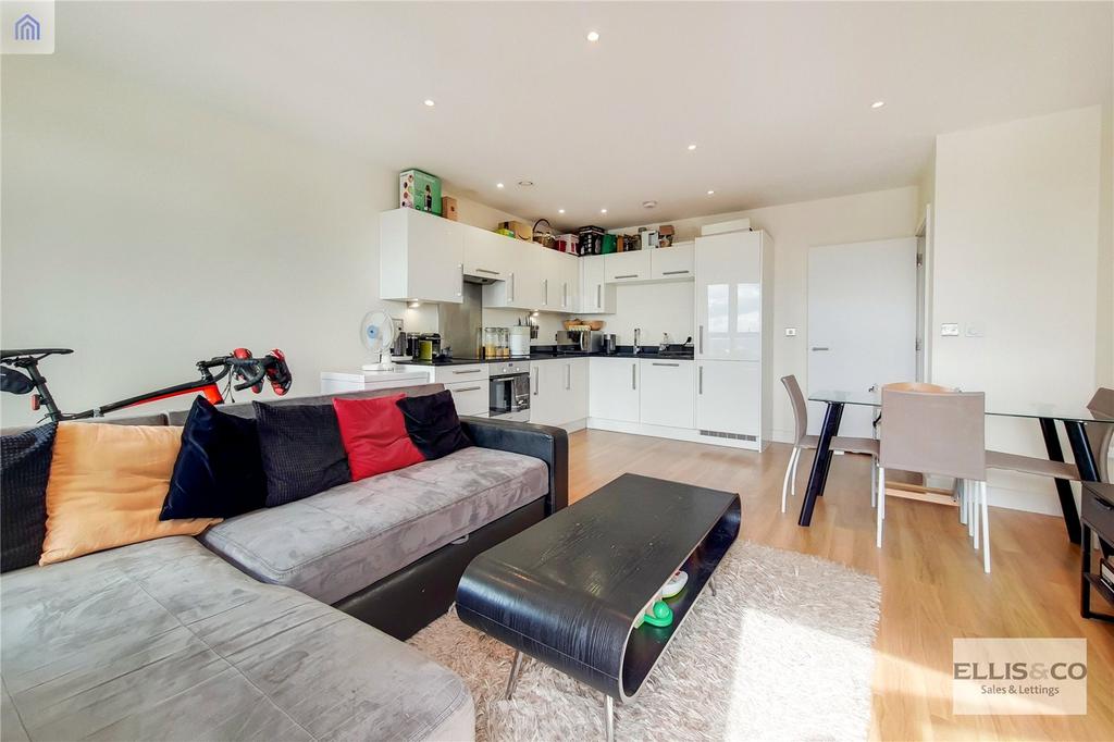Apartment in Wembley - View 4