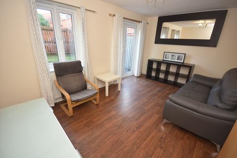 3 bedroom terraced house to rent - Reilly Street, Hulme,, Manchester. M15 5NB