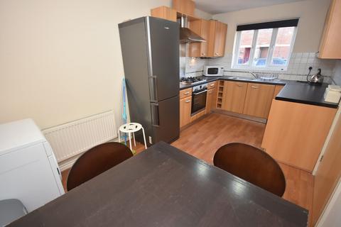 3 bedroom terraced house to rent, Reilly Street, Hulme,, Manchester. M15 5NB