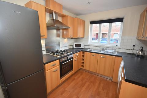 3 bedroom terraced house to rent, Reilly Street, Hulme,, Manchester. M15 5NB