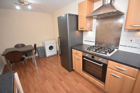 3 bedroom terraced house to rent, Reilly Street, Hulme,, Manchester. M15 5NB