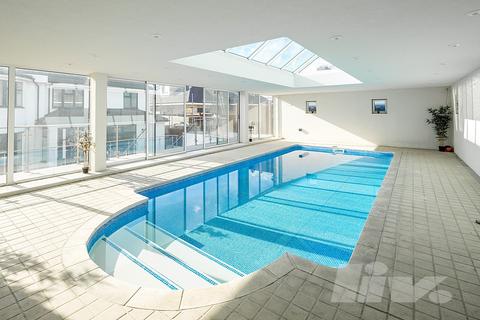 11 Alexander Avenue, London, NW10 3QT
