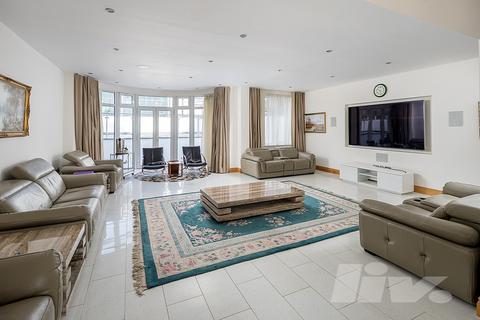 11 Alexander Avenue, London, NW10 3QT