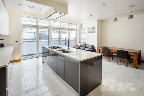 11 Alexander Avenue, London, NW10 3QT