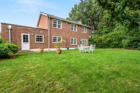 25 Selby Close, Chislehurst, BR7 5RU