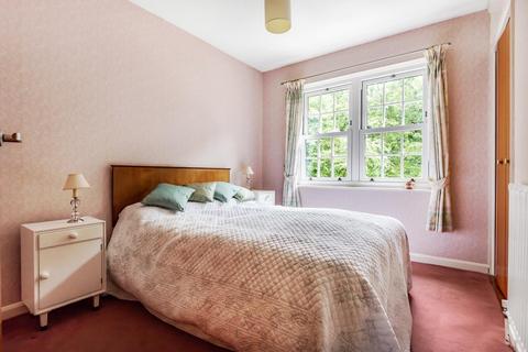 25 Selby Close, Chislehurst, BR7 5RU