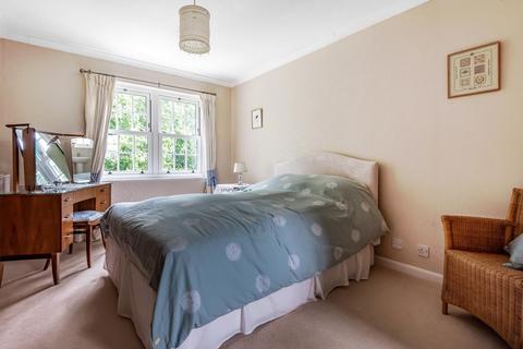 25 Selby Close, Chislehurst, BR7 5RU