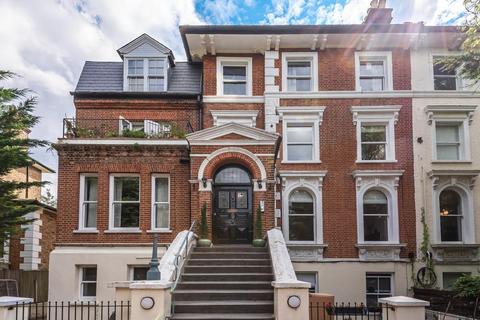 Flat 3, 10 Southend Road, Beckenham, BR3 1SD