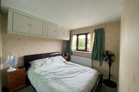 32 Giles Road, Lichfield, WS13 7JU