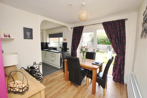66 Fieldhouse Drive, Muxton, Telford, TF2 8JJ