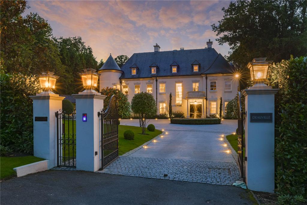 Dusk- Front Aspect