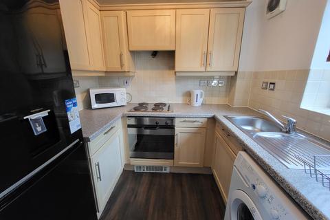 2 bedroom apartment to rent, Mallow Street, Hulme, Manchester. M15 5GE