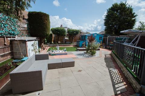 5 Branch Road, Benfleet, SS7 2AX