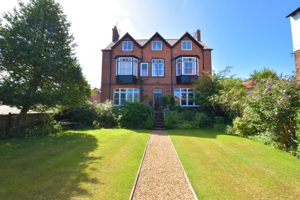 Flat 4 Leap House, 4 Cromer Road 2 bed apartment £200,000