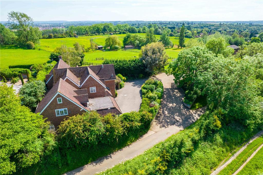 Gig Lane, Heath and Reach, Leighton Buzzard, Bedfordshire, LU7 5 bed
