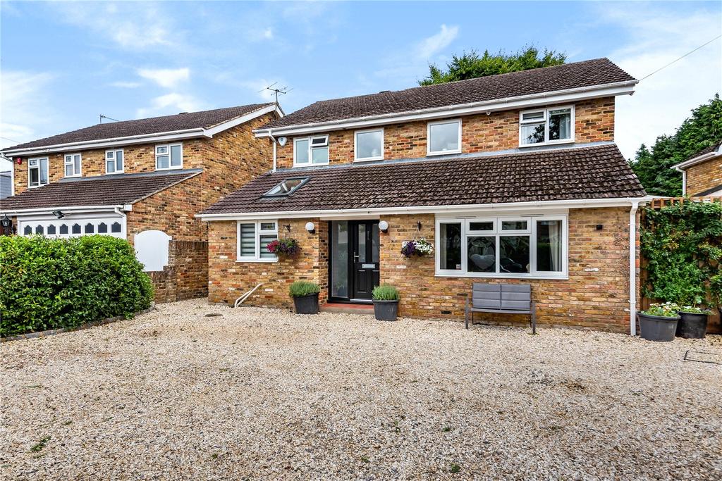 Rogers Lane, Stoke Poges... 5 bed detached house £965,000