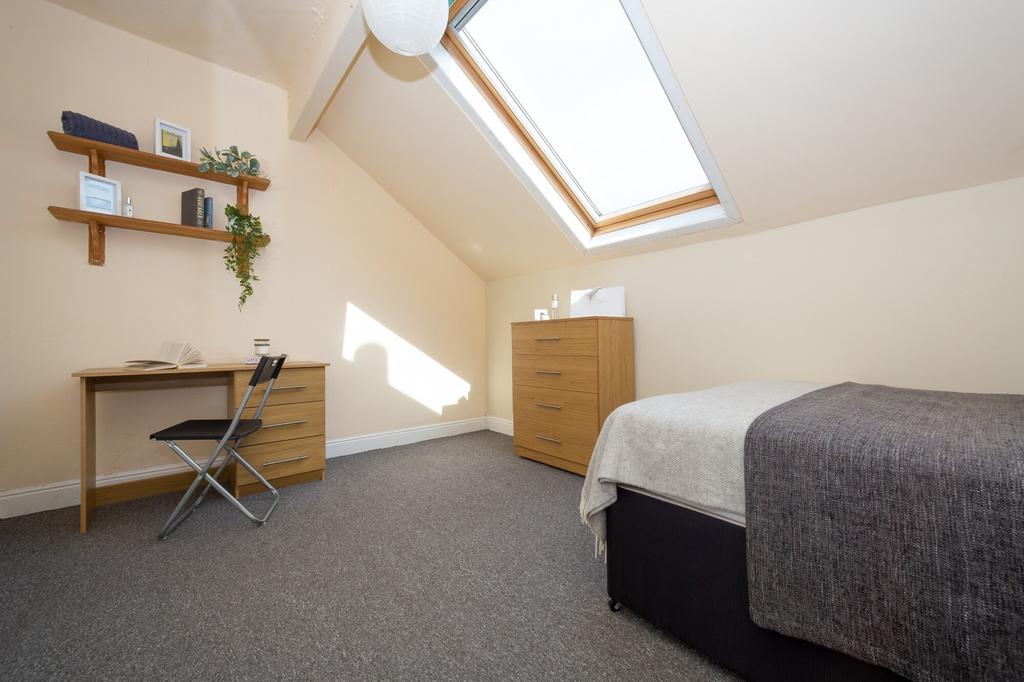 House in Leeds - View 4