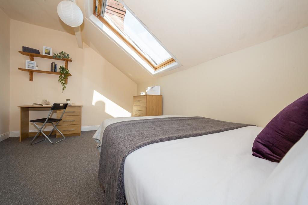 House in Leeds - View 5