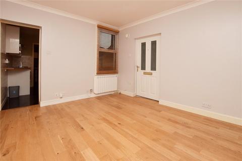 1 bedroom maisonette to rent, Sutton Road, Watford, Herts, WD17