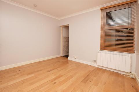 1 bedroom maisonette to rent, Sutton Road, Watford, Herts, WD17