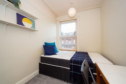 1 bedroom in a house share to rent, 43 Headingley Avenue, Headingley, Headingley, Leeds, LS6 3ER