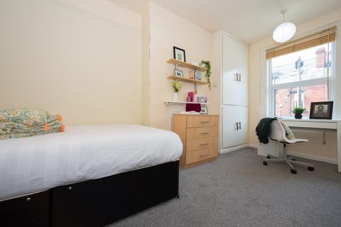 1 bedroom in a house share to rent, 43 Headingley Avenue, Headingley, Headingley, Leeds, LS6 3ER