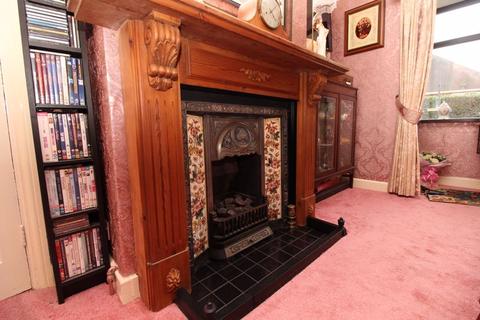 58 Commonside, Brownhills, Walsall, WS8 7AX