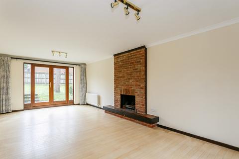 5 bedroom detached house to rent, Burleigh Road, Ascot, Berkshire