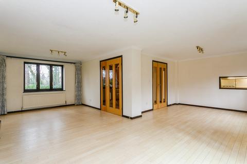 5 bedroom detached house to rent, Burleigh Road, Ascot, Berkshire