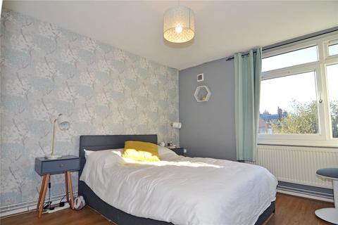 1 bedroom apartment to rent - Viking Court, Beaver Close, Hampton, TW12