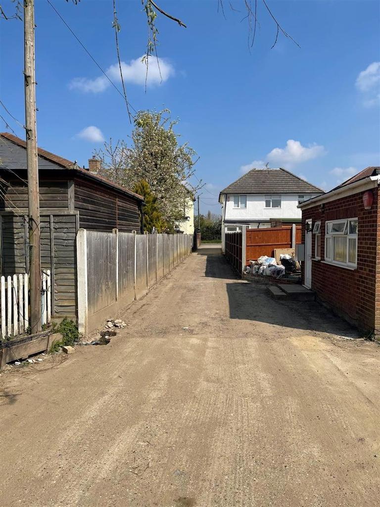 Nazeing Road, Nazeing, Waltham Abbey Property to rent £1,000 pcm (£
