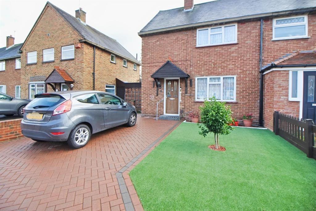 Chadwell Avenue, Cheshunt, Waltham Cross 2 bed end of terrace house £375,000