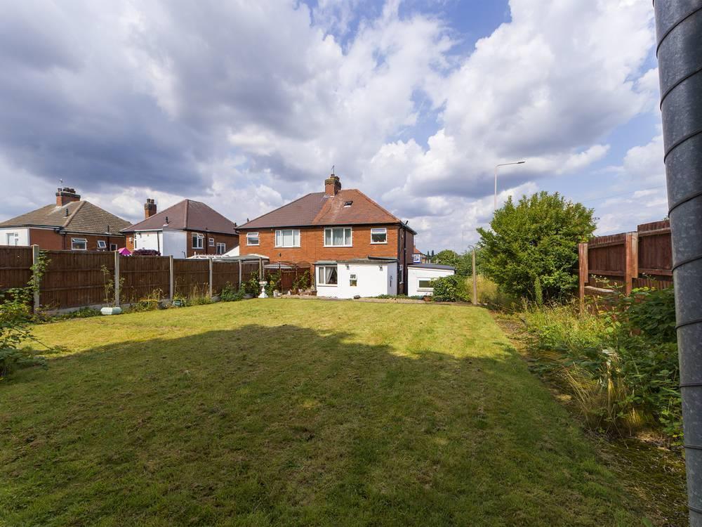 Eakring Road, Mansfield 4 bed semidetached house £200,000