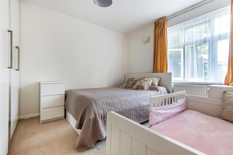 126 Speer Road, Thames Ditton, KT7 0PP