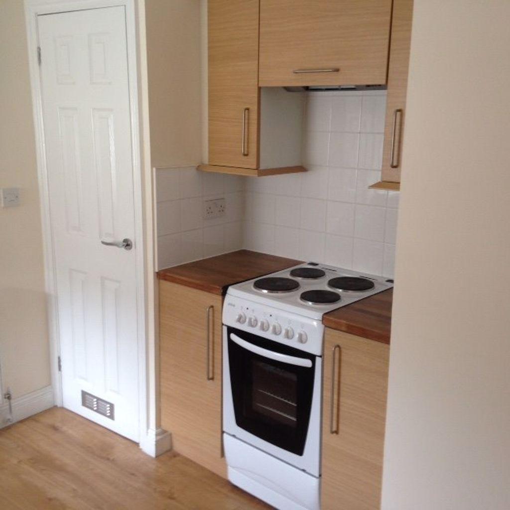 De Barry Street, Rhydyfelin 2 bed flat £500 pcm (£115 pw)