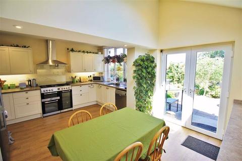 19 Berkeley Crescent, Uphill, Weston-super-mare, BS23 4XZ