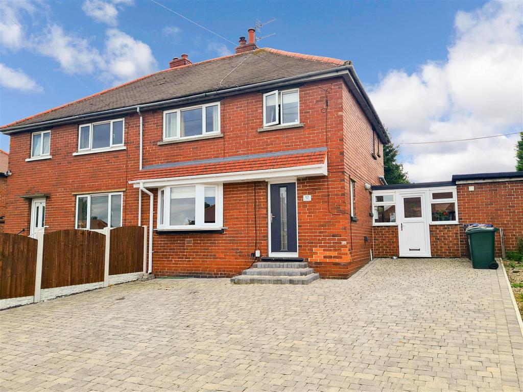 Newsome Avenue, Wombwell, Barnsley 3 bed semidetached house £150,000