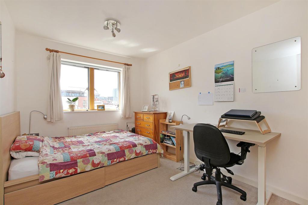 9.Bed2.JPG