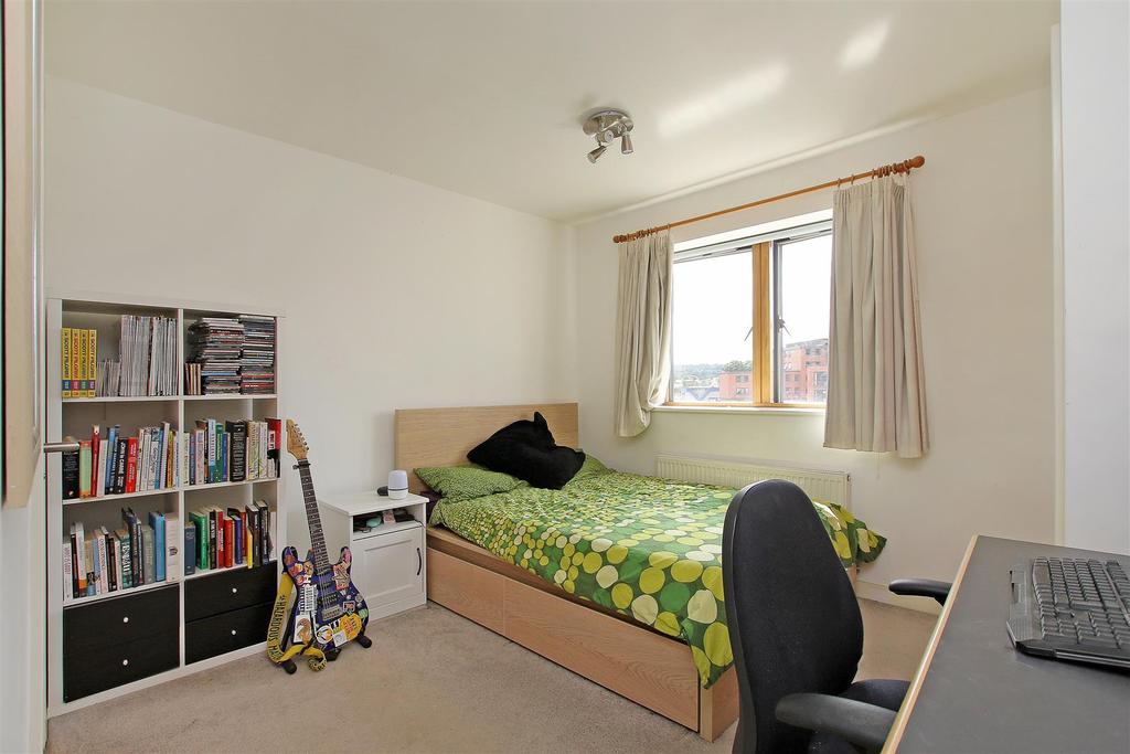 6.Bed1.JPG