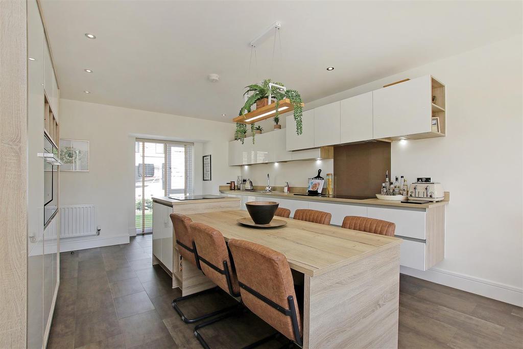 10.Kitchen6.JPG