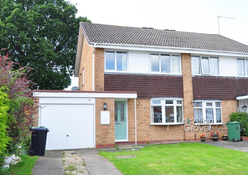 Long Mynd, Halesowen 3 bed semidetached house for sale £220,000