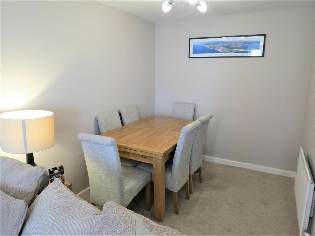 Redhouse, North Swindon 2 bed flat £145,000